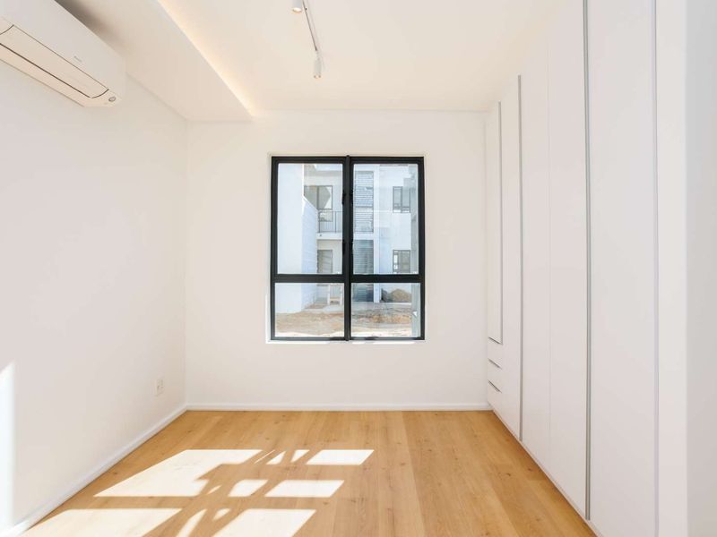 Modern Three-Bedroom Ground Floor Apartment in Val de Vie Vivante Village at Val de Vie Estate - Photo 8