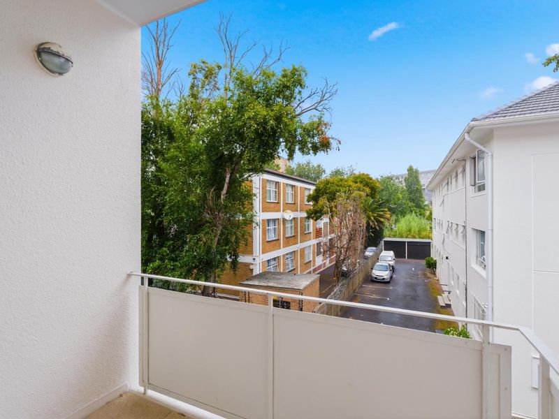 Light-Filled Flat in Sought-After Rondebosch Village - Photo 5