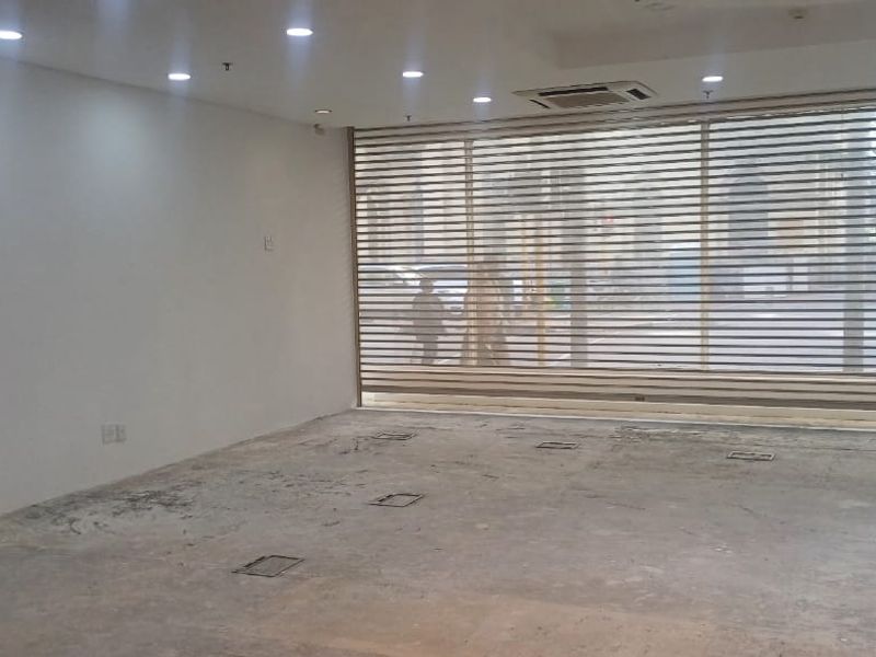 High Volume Retail Foot Traffic - Photo 3