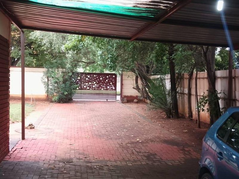 well located bisiness right very neat property - Photo 5