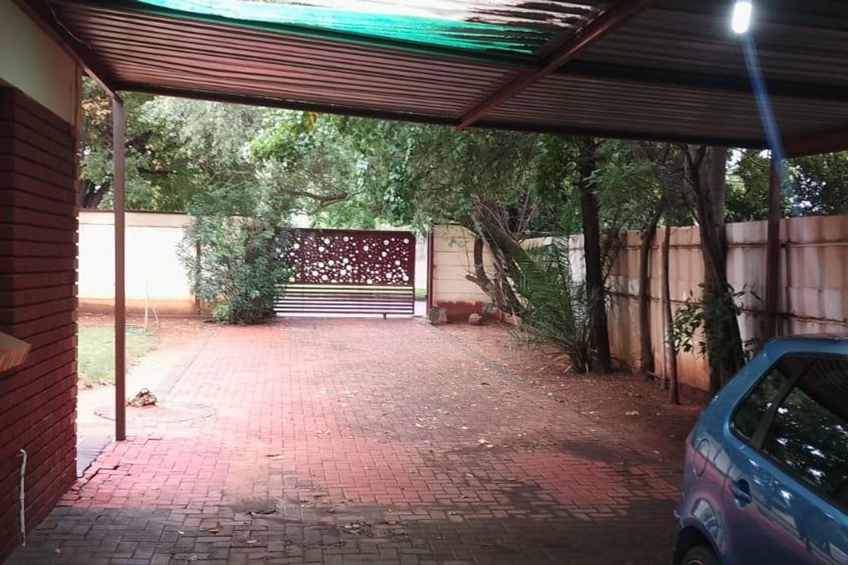 well located bisiness right very neat property - Photo 5