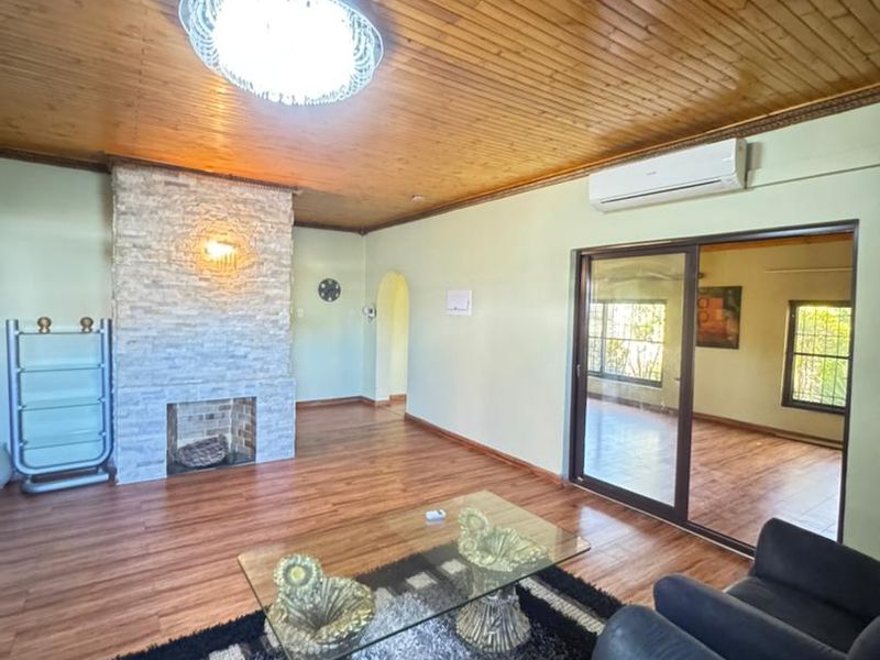 Freestanding House To Let - Photo 5