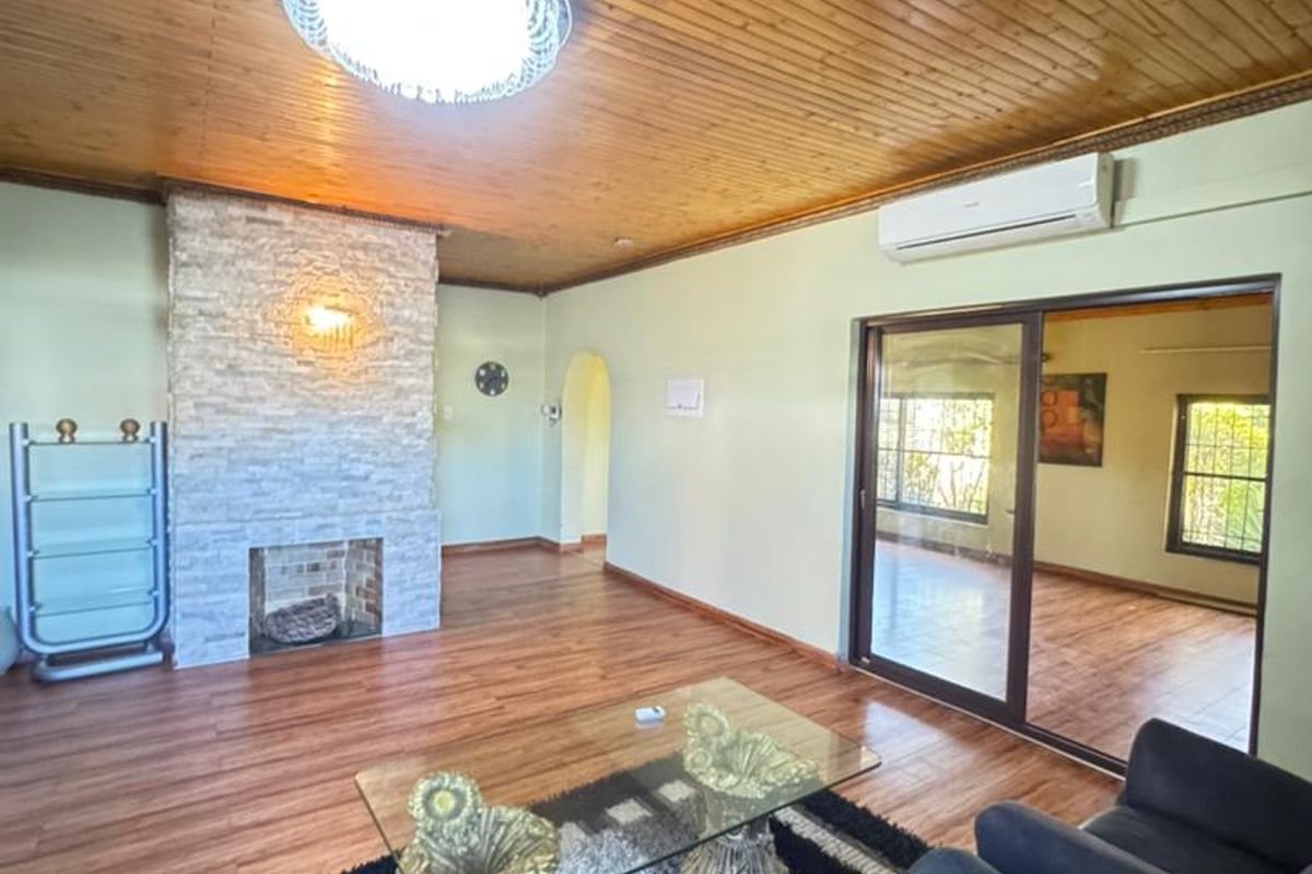 Freestanding House To Let - Photo 5