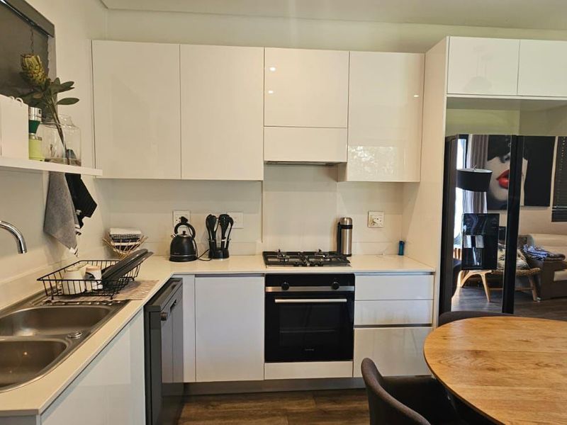 Luxury 2- FULLY FURNISHED Bedroom Apartment for Rent in Steyn City - Photo 4