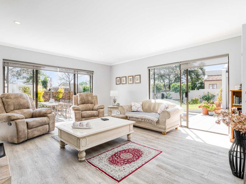 4 BEDROOM HOME FOR SALE IN FOURWAYS GARDENS RESIDENTIAL ESTATE - Photo 9