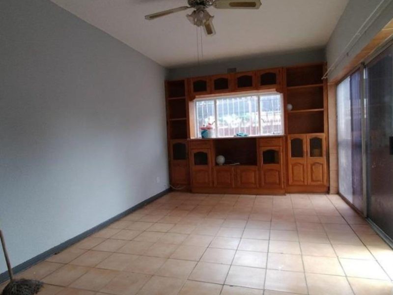 Two Bedroom Ground Floor Apartment for sale - Photo 2