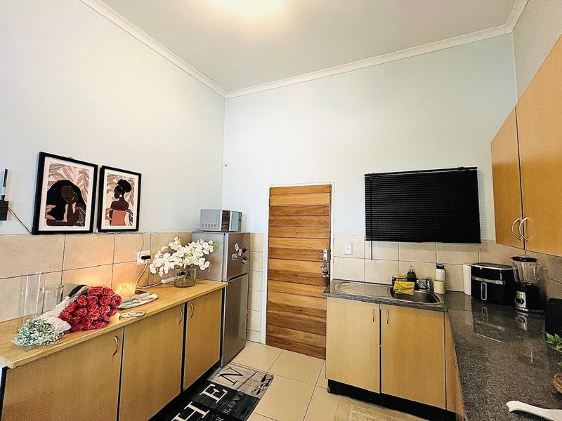 Invest in Milpark: Secure, Convenient & Connected Living - Photo 4