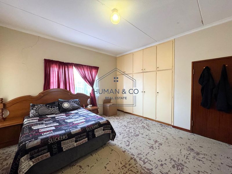 Ideal Opportunity near Duneside School and town center - Photo 8