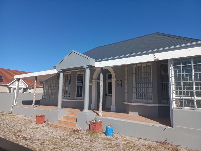 Freestanding corner property, on Cape Road! - Photo 6