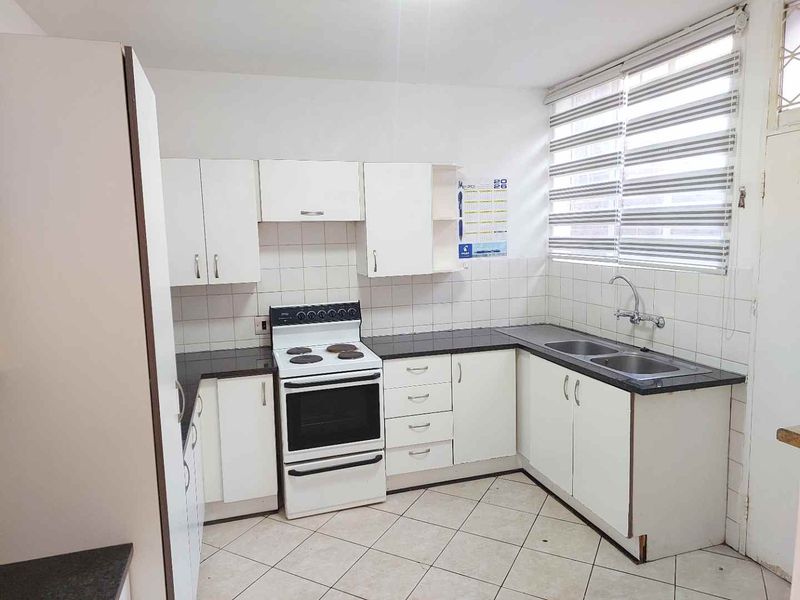3 BEDROOM TOWNHOUSE TO RENT IN BRAMLEY - Photo 10