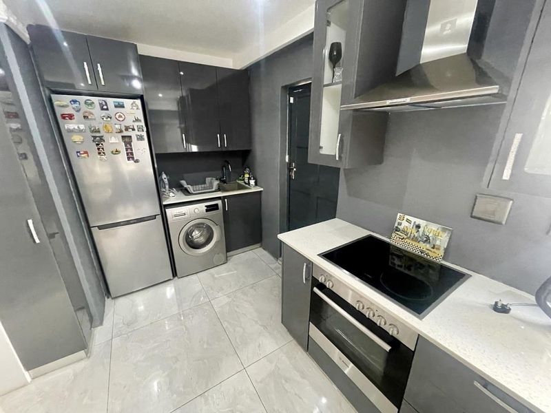 Hendra - Charming 1 Bedroom Flatlet in Prime La Lucia Location - Photo 5