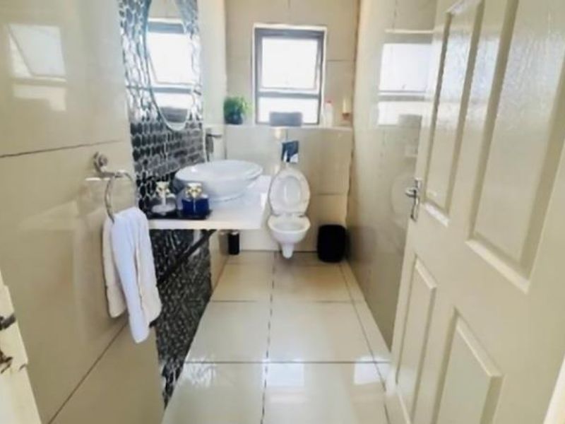 HOUSE FOR SALE IN CIMBEBASIA - Photo 10