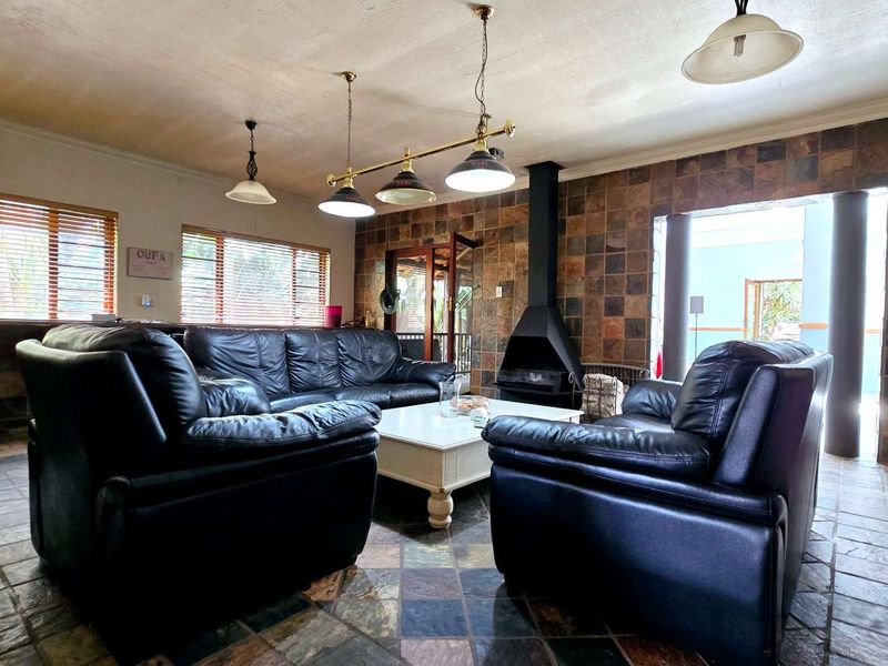 Living Meets Limitless Opportunity on 1.7 Hectares - Photo 4