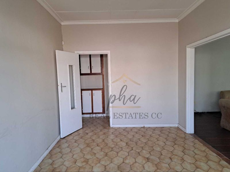 3 bedr home with spacious erf for sale in Walvis Bay selling for N$2.3 mil - Photo 10