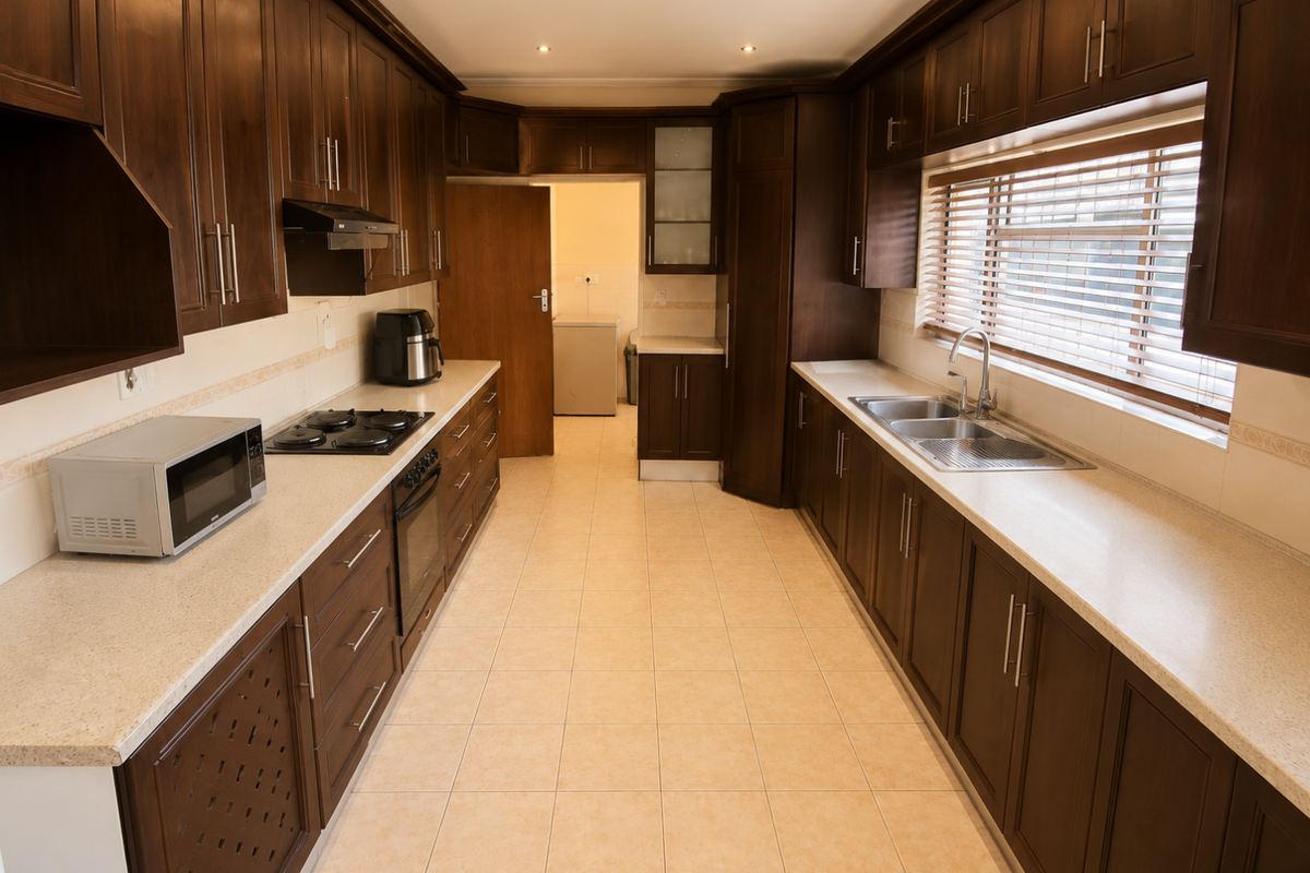 5 bedroom house - Photo 3