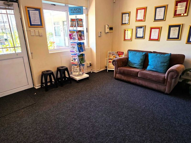 Beautiful Ground Floor Office in Westlake - Photo 7