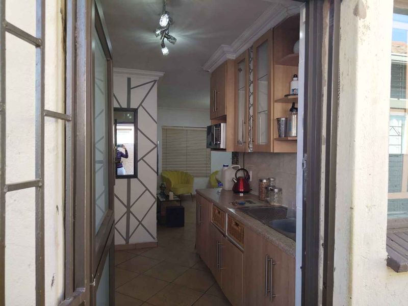3 bedrooms house for sale in Soshanguve VV - Photo 7