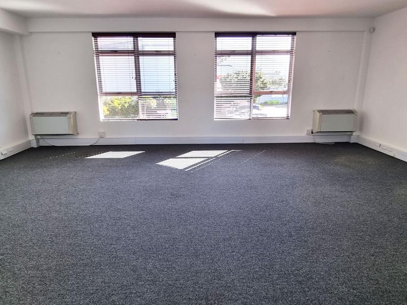 Spacious Ground Floor Office in Westlake - Photo 6