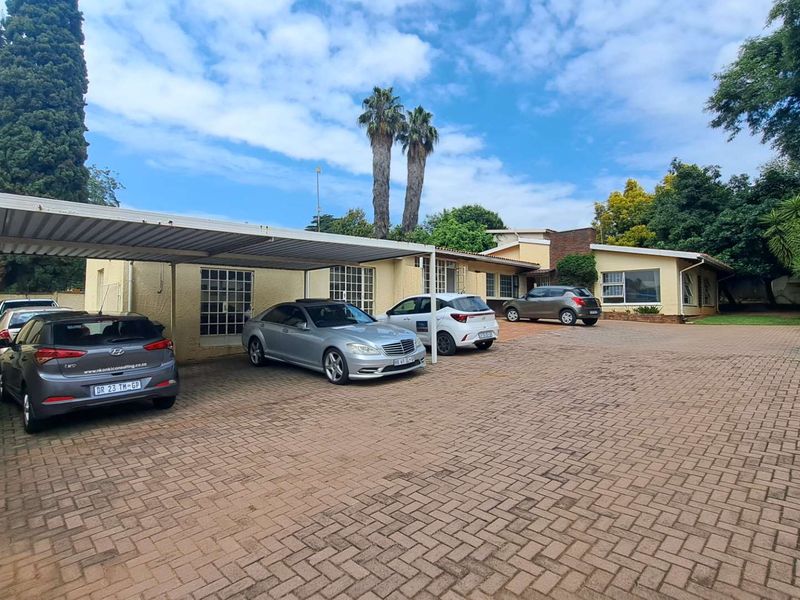 VERSATILE PROPERTY WITH OFFICE, RESIDENTIAL & INCOME POTENTIAL - Photo 2
