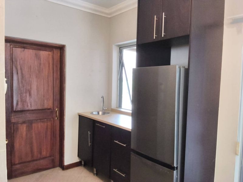 Flatlet/Cottage To Let - Bryanston - Photo 5