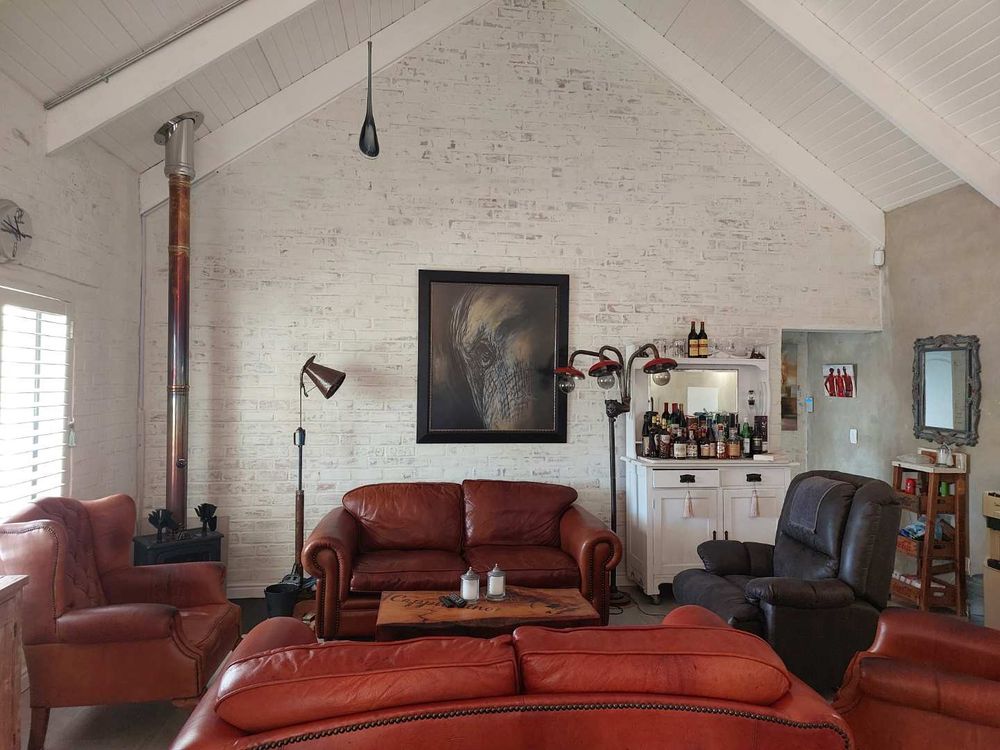 Double volume, open plan lounge area