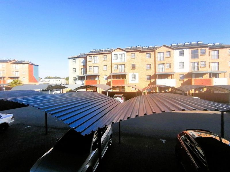 Charming well-maintained 2-bedroom apartment - Photo 7