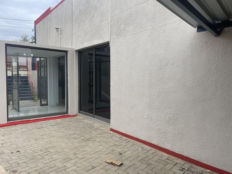 Office Building in Windhoek West - Photo 4