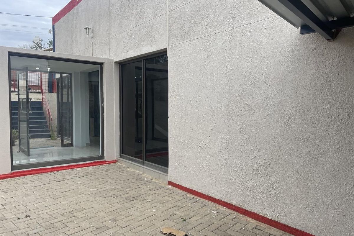 Office Building in Windhoek West - Photo 4