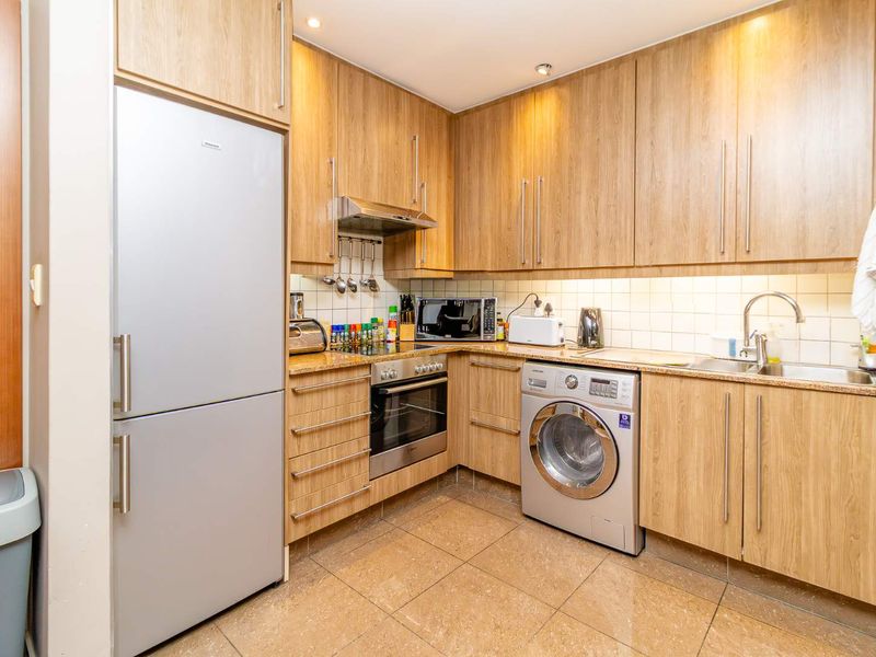 Furnished & Equipped Apartment – Ideal Lock-Up-and-Go! - Photo 2