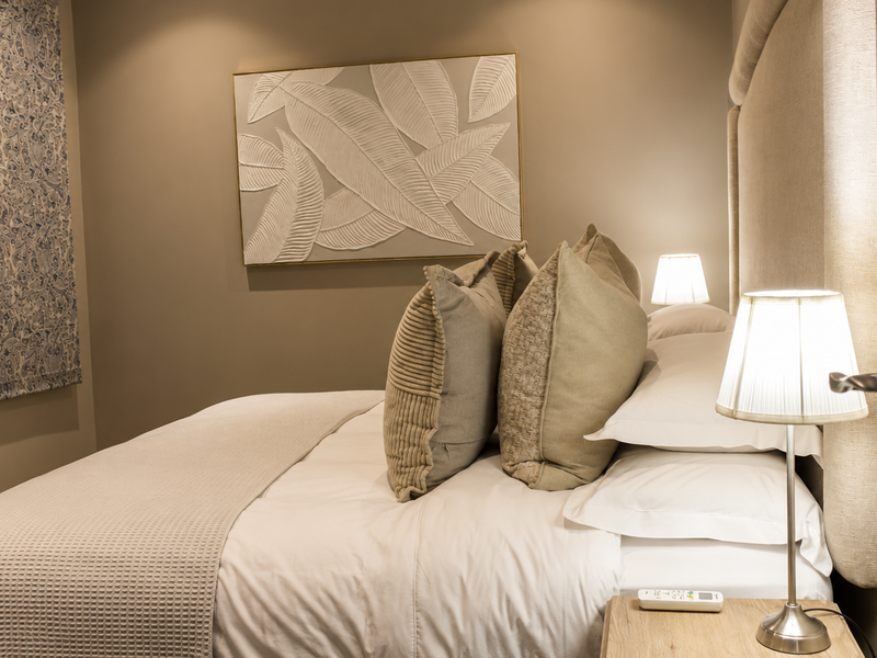 Luxury Fully Furnished 1-Bedroom Apartment in the Heart of Franschhoek | Available 1 August – 31 October 2026 - Photo 9