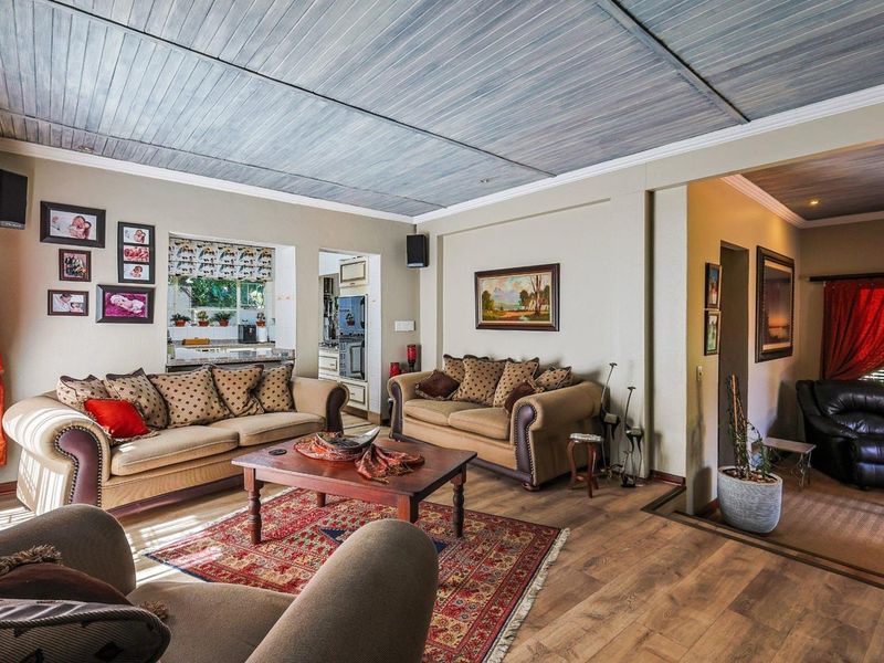 This beautiful family dream home offers space, flow, and comfort in perfect harmony. Designed for easy living and unforgettable entertaining. - Photo 6