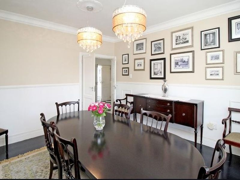 Spacious renovated family home - Photo 3