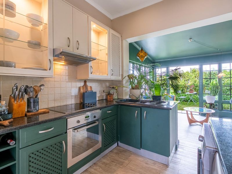 Charming 2-Bedroom Semi-Detached Home in Newlands Village. - Photo 9