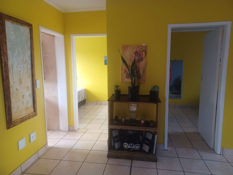 2 Bedroom Apartment for Sale in Andeon - Photo 3