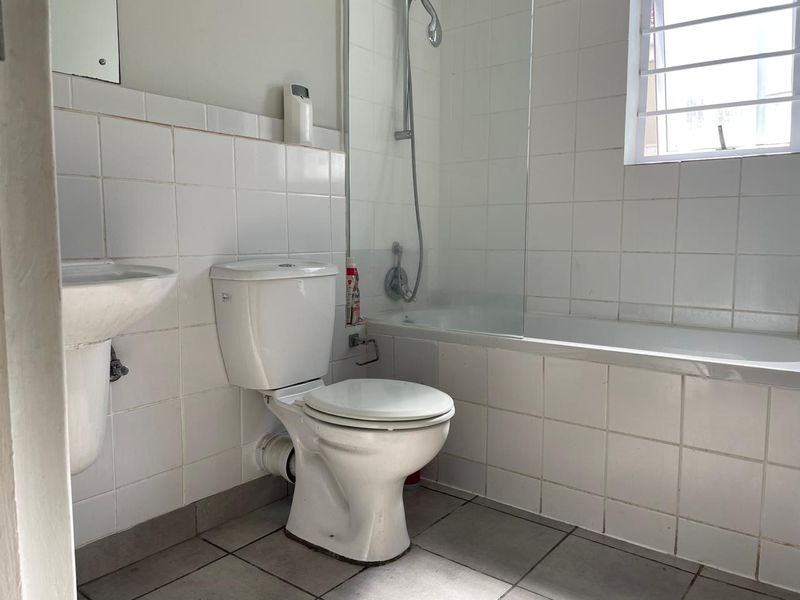 3-Bedroom Family Home - Photo 7