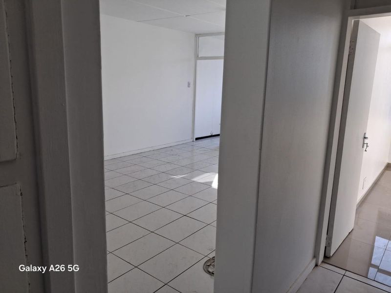 Newly Renovated 2-Bedroom Apartment with Sea Views - South Beach - Photo 7