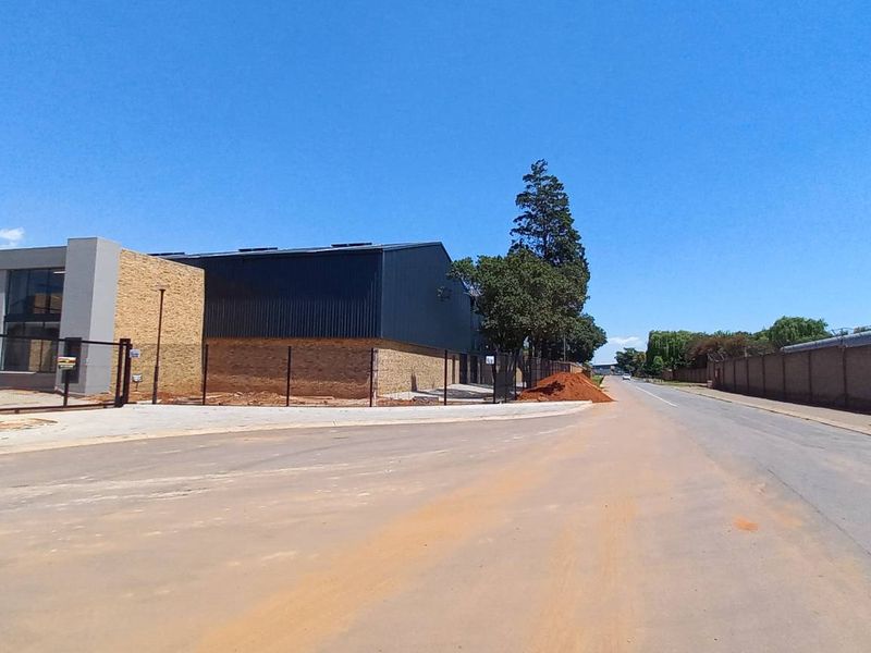410m2 Industrial Mini Unit for Sale at Airport Strategic Park - Photo 10