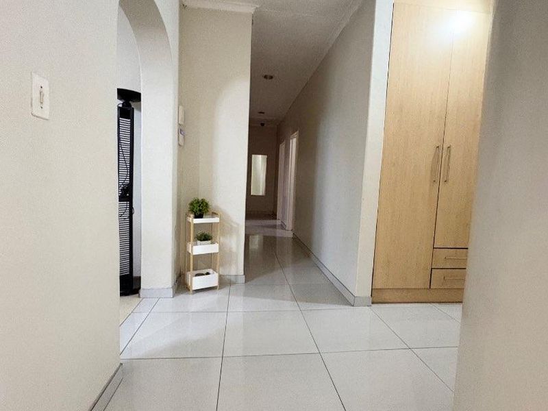 3 Bedrooms House For Sale in Khomasdal - Photo 6