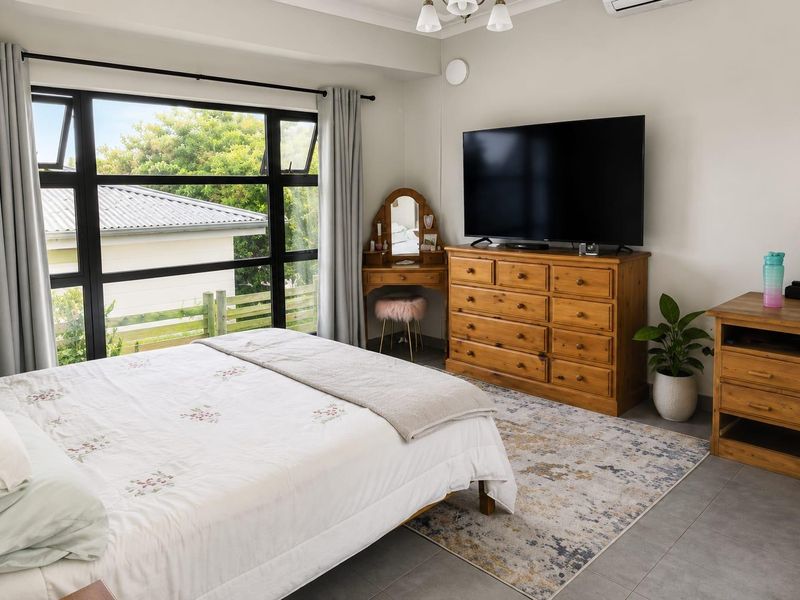 Modern 3 bedroom,2 bathroom House to Let - Photo 4