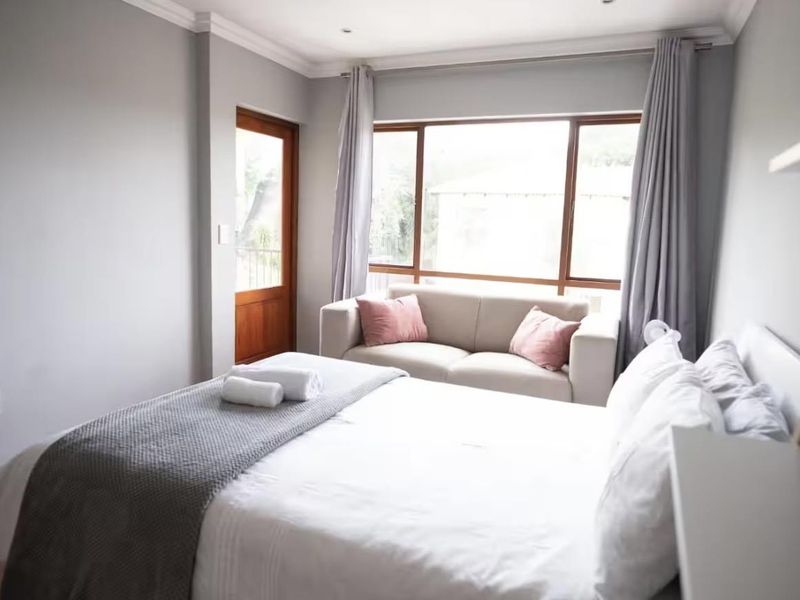 A Fully Furnished Townhouse - Photo 10