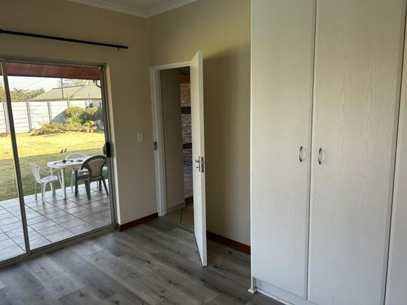 Garden Cottage For Rent in Brackenhurst - Photo 5