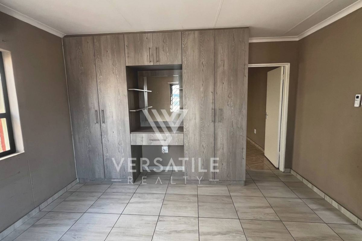 5 Bedroom House for sale in Rehoboth. - Photo 4