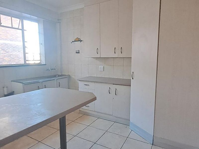 well Maintained Unit - Photo 3