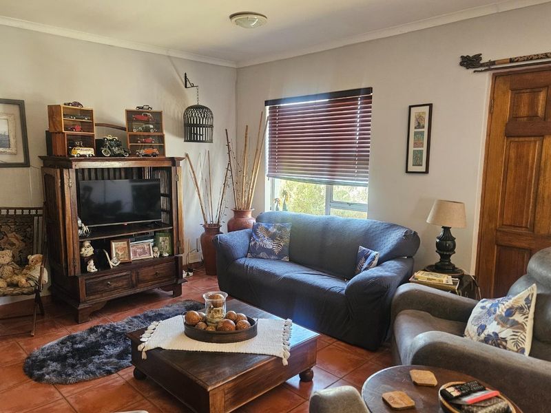 Coastal Charm: Modern 3-Bedroom Home in Pearly Beach - Photo 6