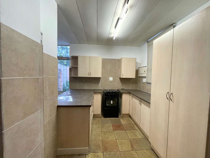 Comfy Townhouse in Lush Complex - Photo 10