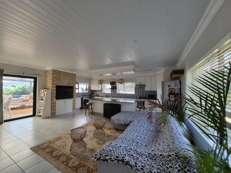 Charming Low-Maintenance 2-Bedroom Home in Fraaiuitsig, Groot Brak River - Photo 2