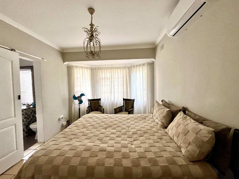 Modern Touches & Classic Comfort – 2-Bedroom Home in Westriding - Photo 2