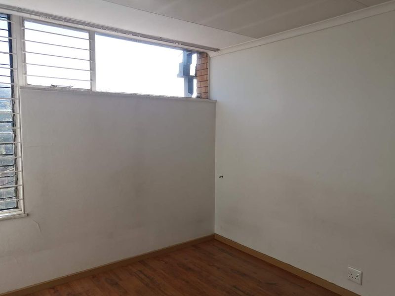 Cambray, 2 Bedroom for sale - Photo 10