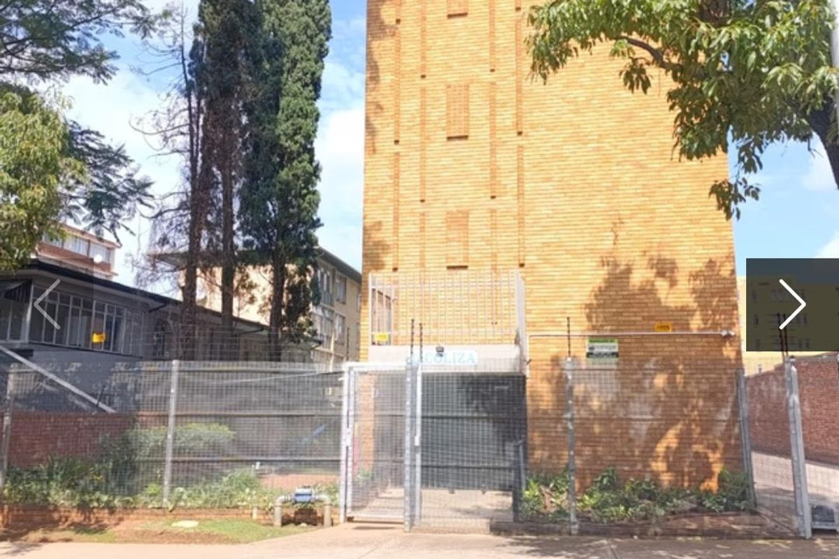 **Charming 2-Bedrooms m Flat in the Heart of Sunnyside** - Photo 3