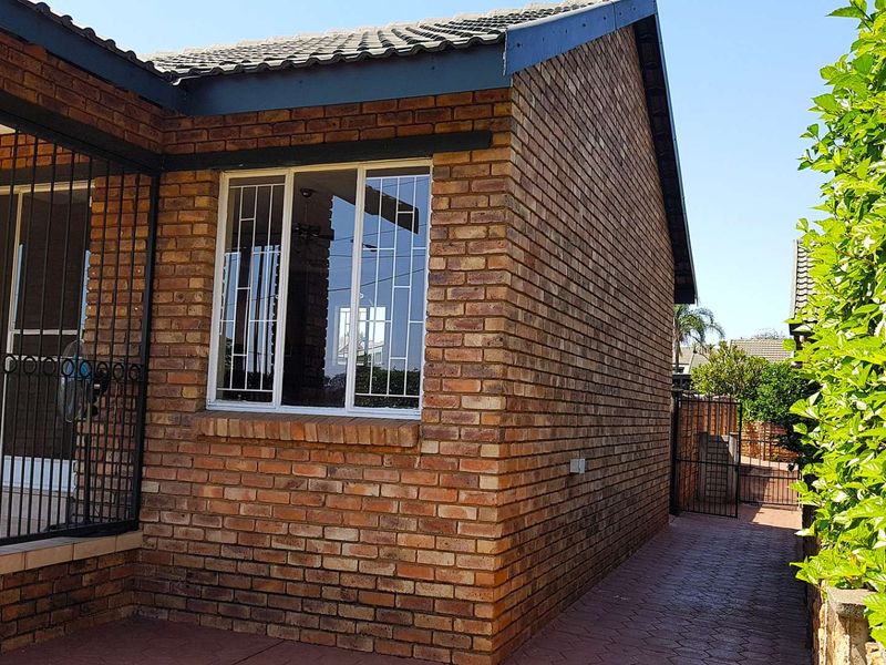 3 Bed Townhouse - Photo 5